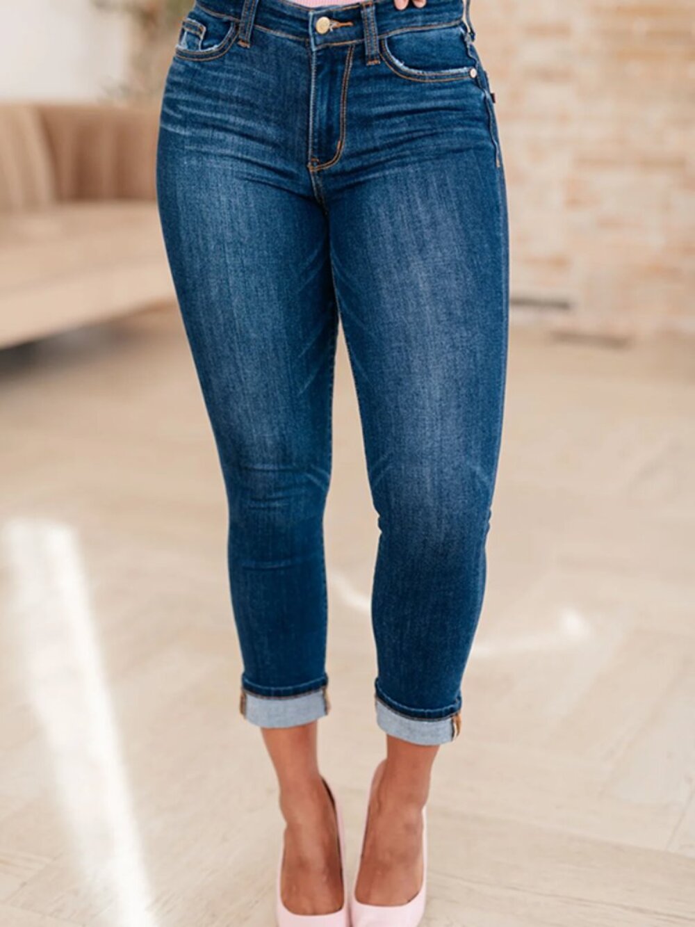 BETTE MID RISE VINTAGE CUFFED SKINNY CAPRI